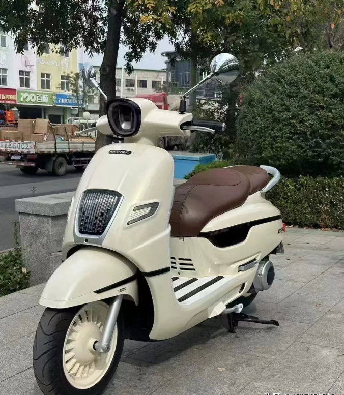 家人们谁懂啊！花 650 块就收了台踏板摩托！
最近闲置交易挺火，我在业主闲置物