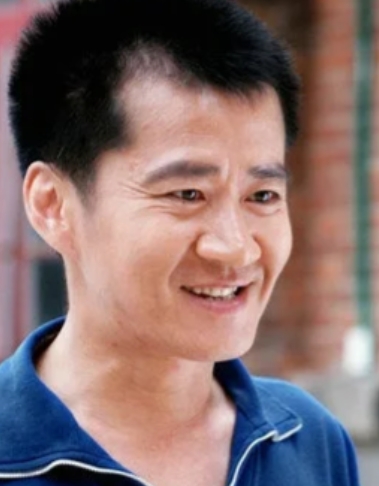 从煤矿少年到璀璨明星：李嘉明的励志蜕变
在山西的贫瘠土壤中，李嘉明如同一颗顽强的