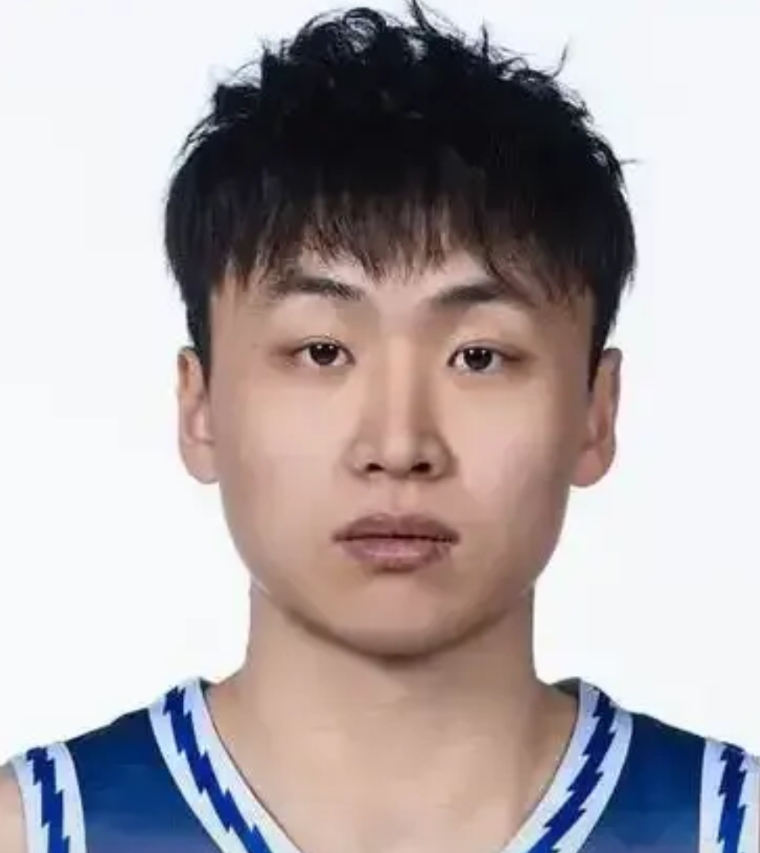 没必要，真的没必要，齐麟跟古德温爆发激烈冲突，双双被驱逐出场，二人将至少会被禁赛