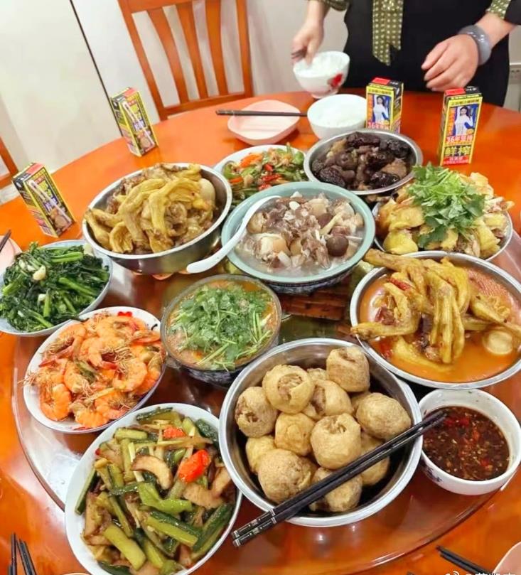 吃椰奶的年夜饭，你能看出这一桌是哪里的菜系？