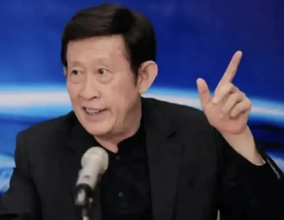 对待青春期的孩子，不难！只要做到以下几步就可以了：

1、第一：眼要“瞎”，不管