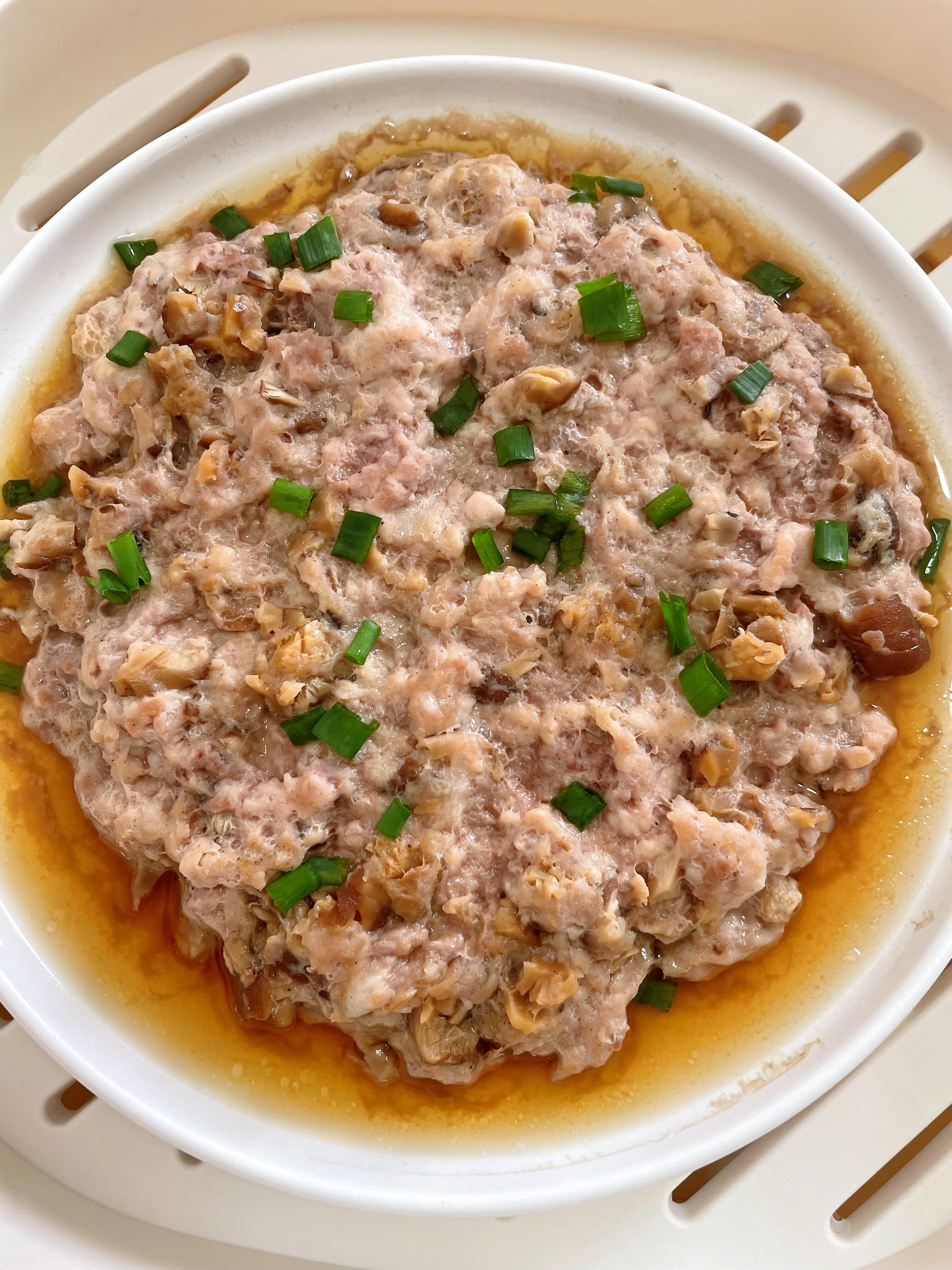 家里有小朋友的都去做这道菜，营养又好吃！！

小朋友超级喜欢的一道菜，这样做简单