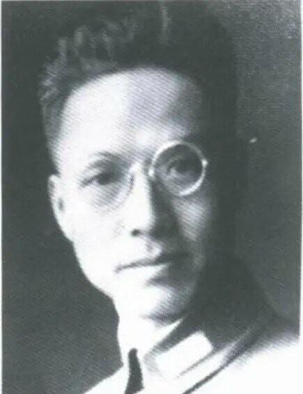 1944年11月10日，日军攻入桂林，城防司令韦云凇临阵逃脱，八百多桂军撤退到七