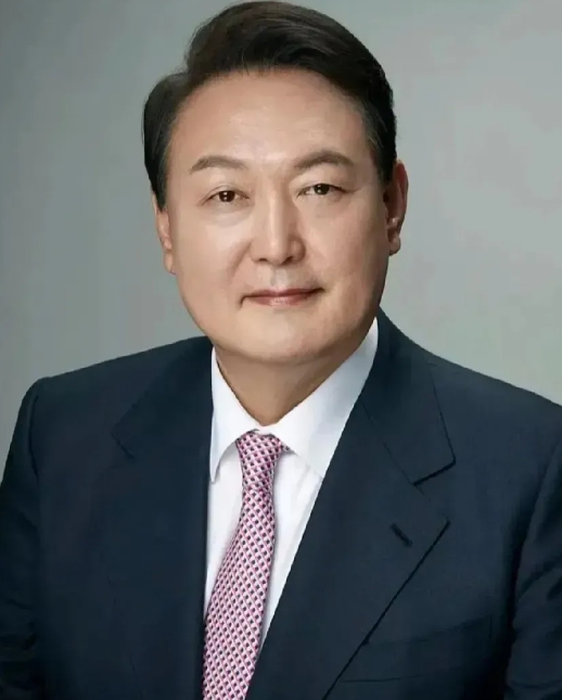 韩国政坛突发震撼新闻！

震惊！据韩国当地时间前天最新报道，检方竟以“内乱主导者