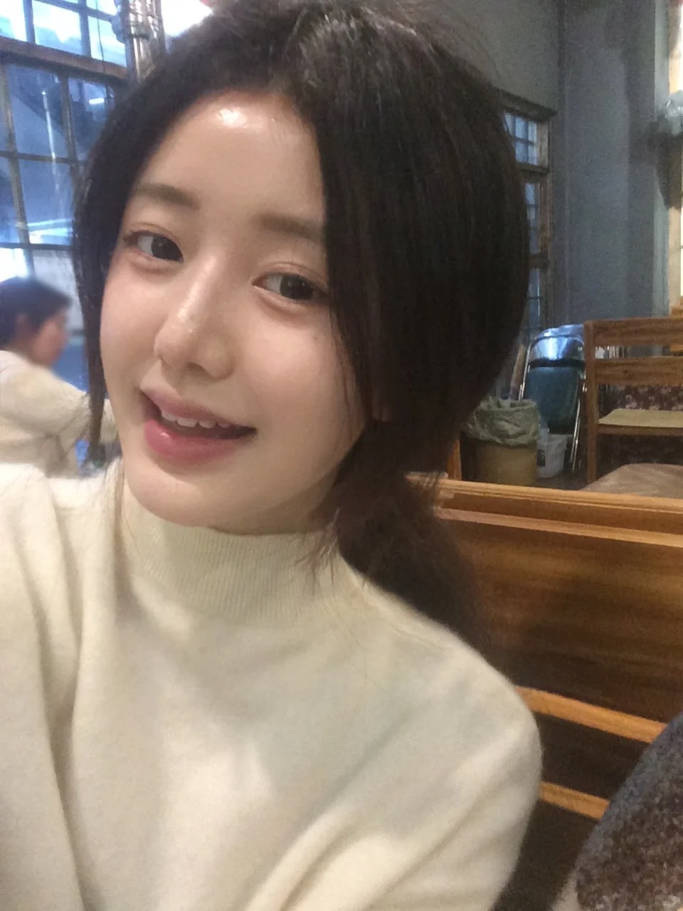 请吃饭的漂亮姐姐
请和我一起约会吧
不行的话就求你啦