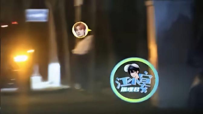 鹿晗工作后身体不适街边呕吐，粉丝呼吁注意身体