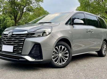 别克GL8家用版将迎来竞争者？荣威iMAX8 DMH或成平替