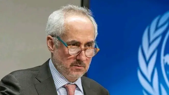 彻底杠上了！
联合国秘书长古特雷斯的发言人杜加里克表示，联合国不认为乌克兰总统泽