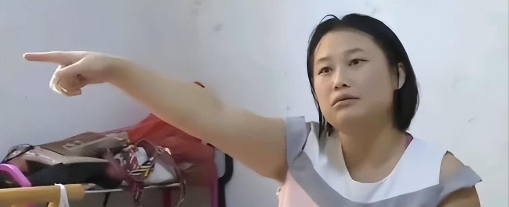 丈夫给父母钱 妻子砸东西闹离婚

                       