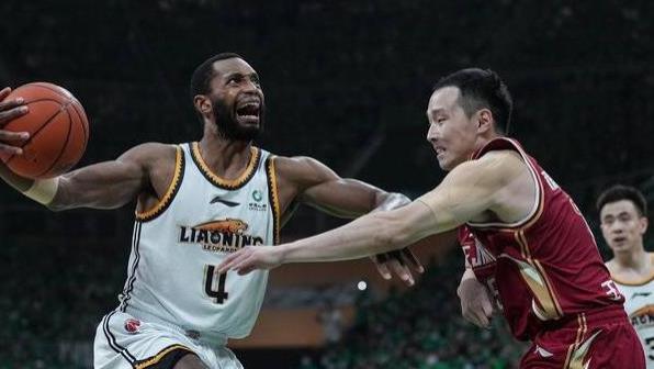 爆冷！北京逆转辽宁，曾凡博三帽弗格，张镇麟伤退，杨鸣怒喷裁判