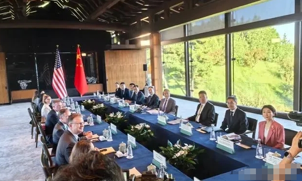 沙利文此次访问力求在美国总统大选前，管控中美这两个大国之间的紧张关系。

布林肯