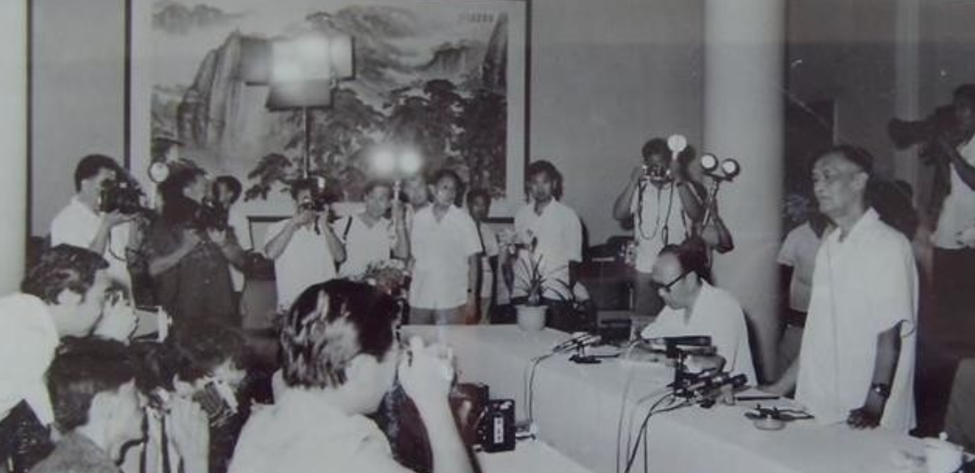 1979年越南副主席黄文欢经巴基斯坦逃到中国，儿子后来成副部级，1989年带母亲