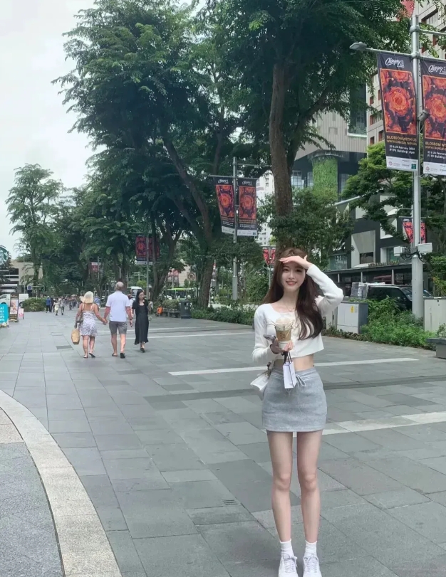 千万不要赌博，认识一企业老板，厂子值一个亿，结果到澳门赌博，人家把他底调查门清，