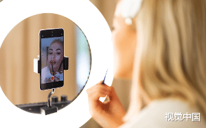 凌晨三点，神秘人给我发来消息，”你逃不掉了！“