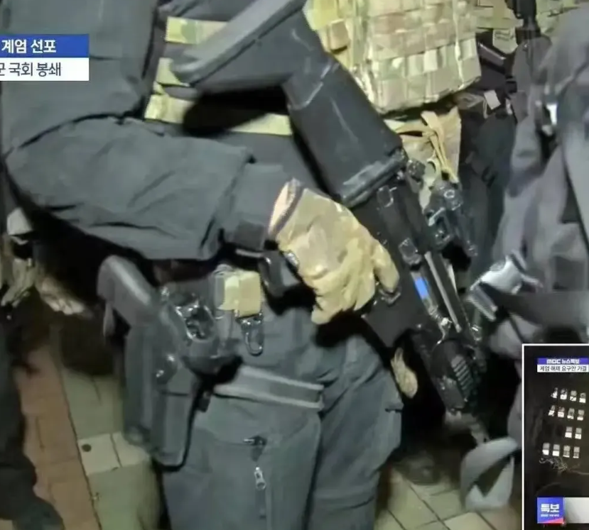 韩国抓捕总统的行动开始了！

2025年1月2日，韩国警方开始强行驱散在总统周围