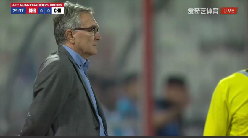 半场结束，国足0-0巴林，彻底揭露了3个不争的事实

1、国足踢得很强硬，很可惜