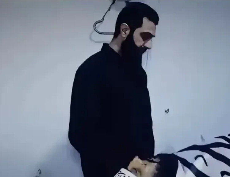 朱拉尼傻了！

其左膀右臂，叙利亚反对派第二号人物突然死亡。

没有文化真的走不