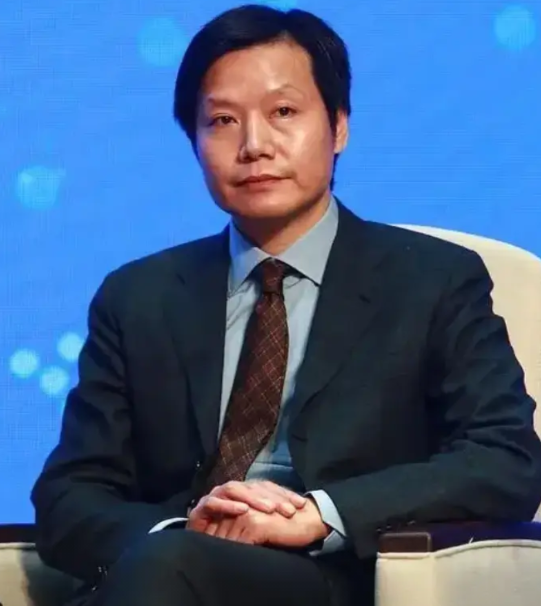 电诈园区留言嚣张挑衅，174名受害者家属集体给雷总这一行为点赞。
虽然演员王星被