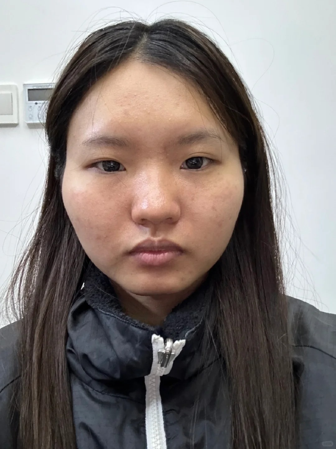 淡颜阔面脸你听我一句劝…这黑长直不要也罢！
试了浅卷发之后…我大悟特悟了！！！
