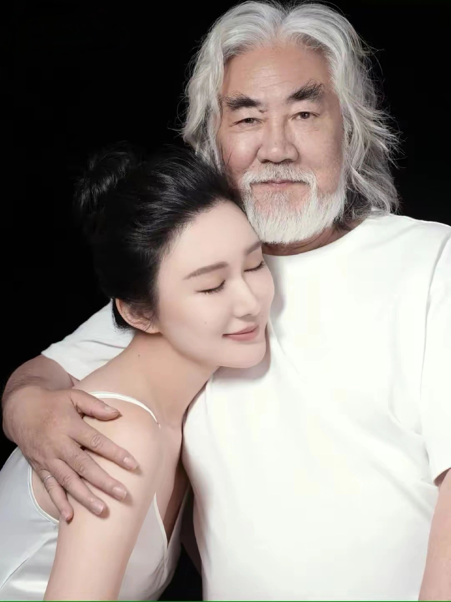 张纪中与杜星霖跨越年龄的春水梨花般爱情