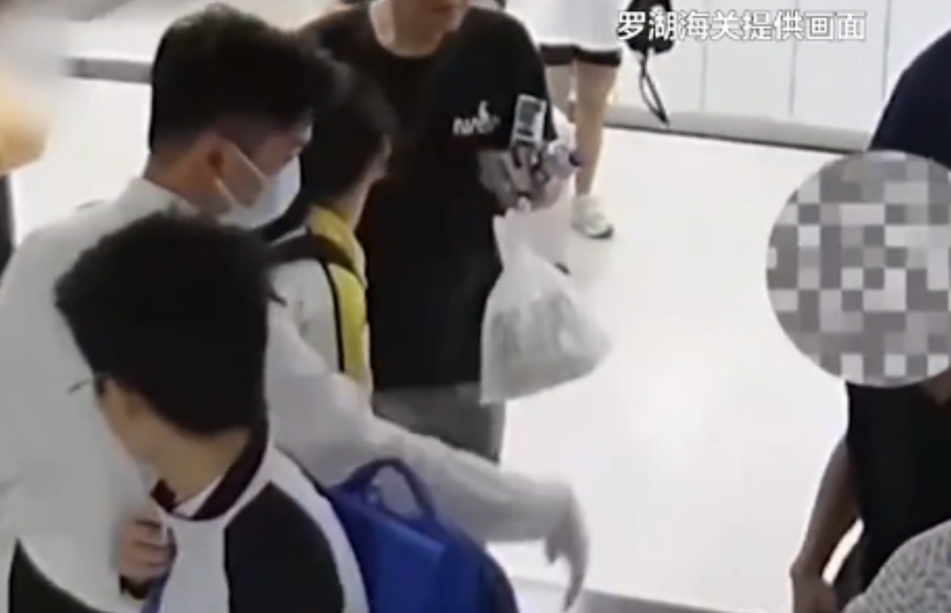 “真不怕断子绝孙！”3名男子在通过海关时眼神躲避，步态非常异常，还一个劲往人流挤