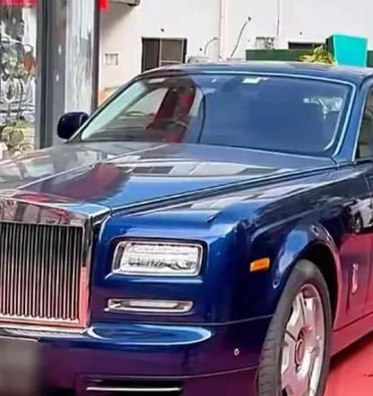 千万网红郭有才公司开业，1000平大楼不输三只羊。
 
网红经济严重误导了年轻人