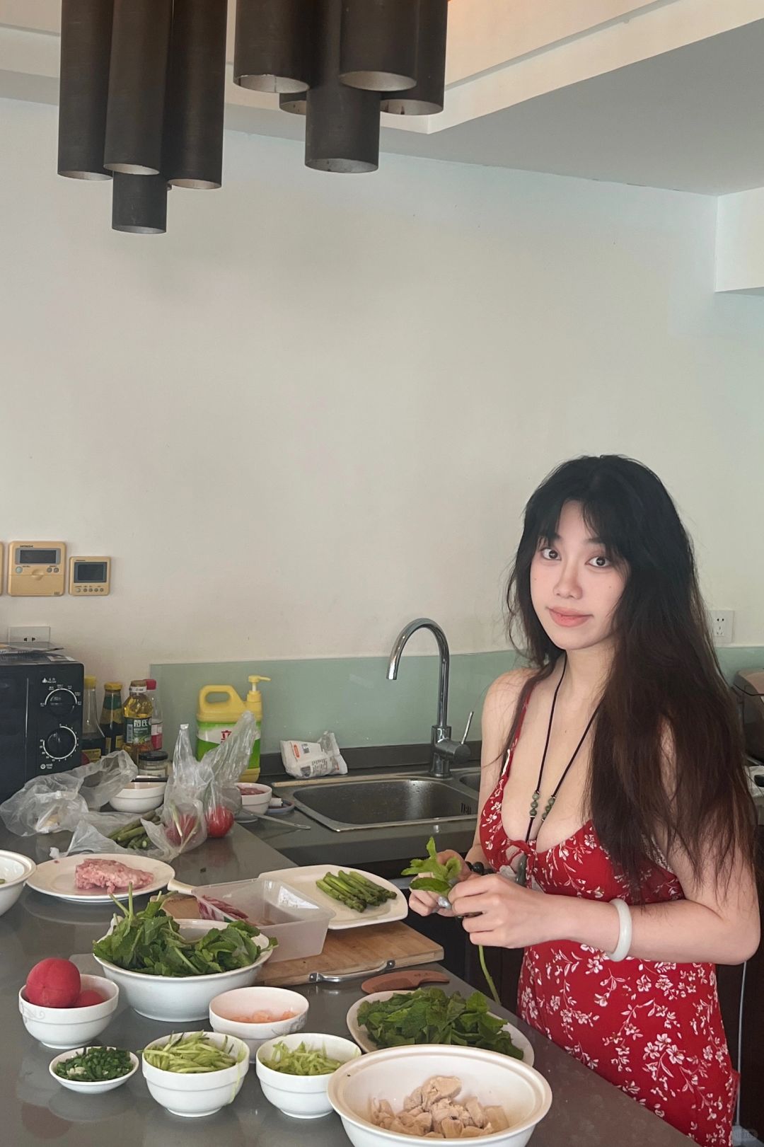 在漂亮的地方漂漂亮亮的做饭
小时候就喜欢玩4399的烹饪小游戏
刷到曼谷和清迈泰