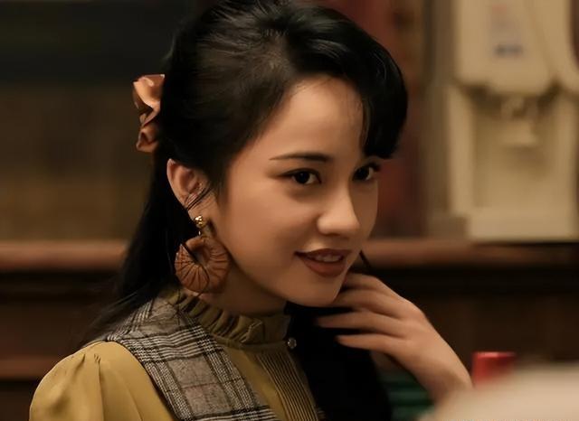 又一“谋女郎”上线！再次向大家证明了，74岁张艺谋的顶级审美（张艺谋评价谋女郎长相）-第6张图片-九妖电影