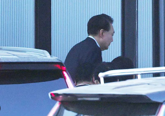 终于！尹锡悦被韩国警方拘留