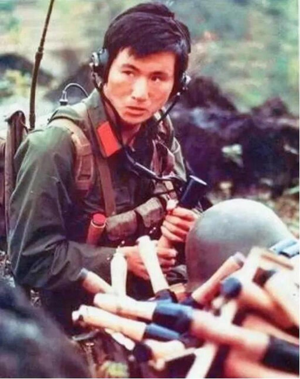 1985年，老山战场上，杨启良歼敌18人，转业后却遭地方恶霸刁难，他冷脸道：“我