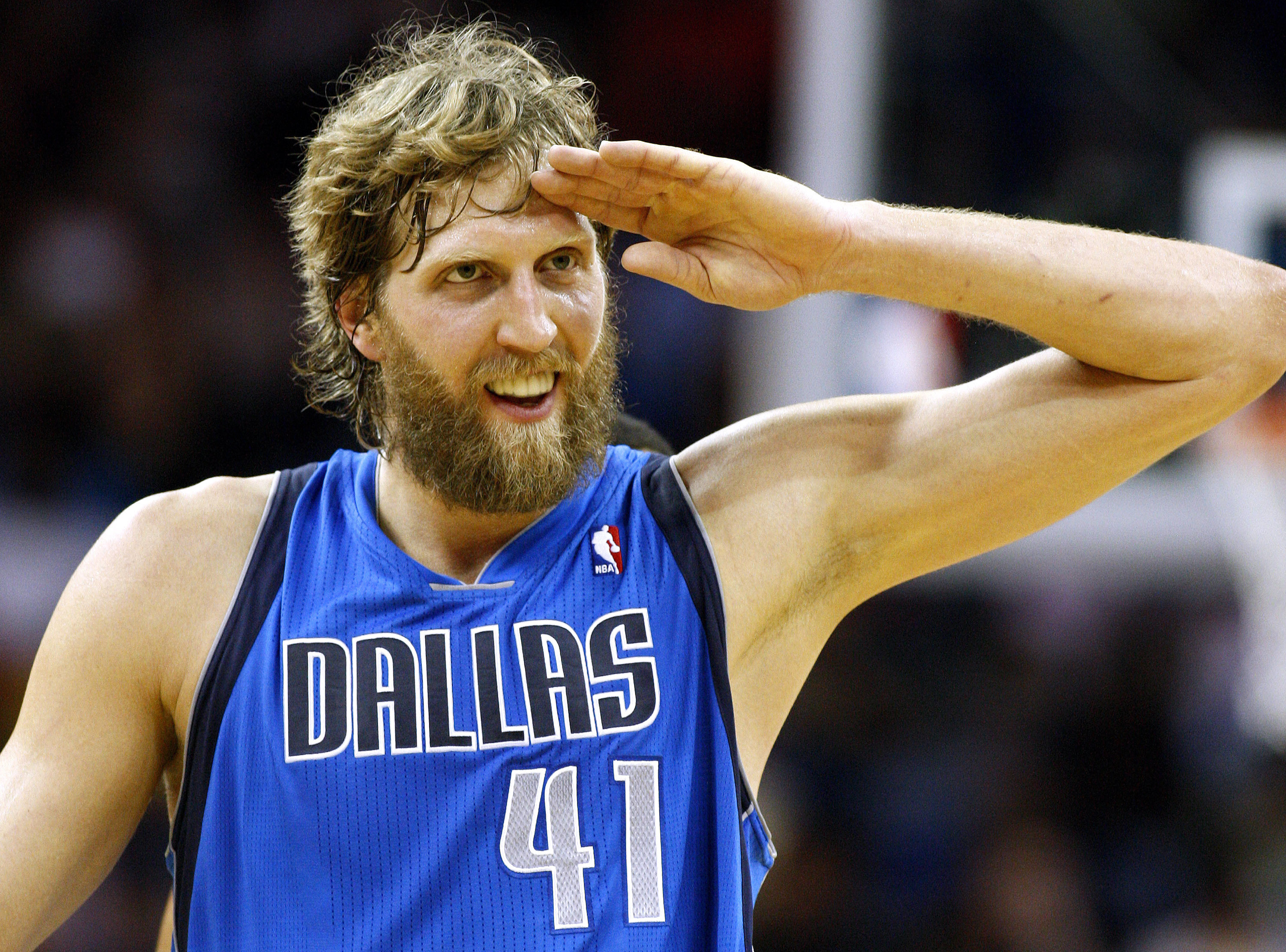 NBA联盟每年都会产生很多交易，球员的流动性也特别大，历史上能够做到一人一城的球