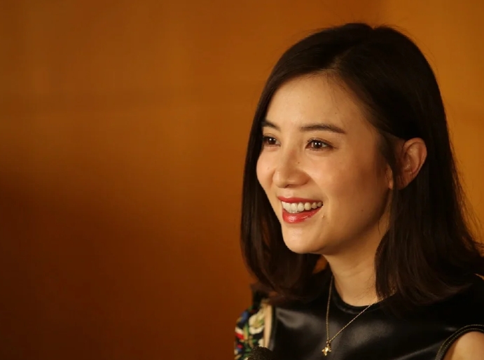 宋佳：女孩哄自己开心，我是自己的影迷歌迷