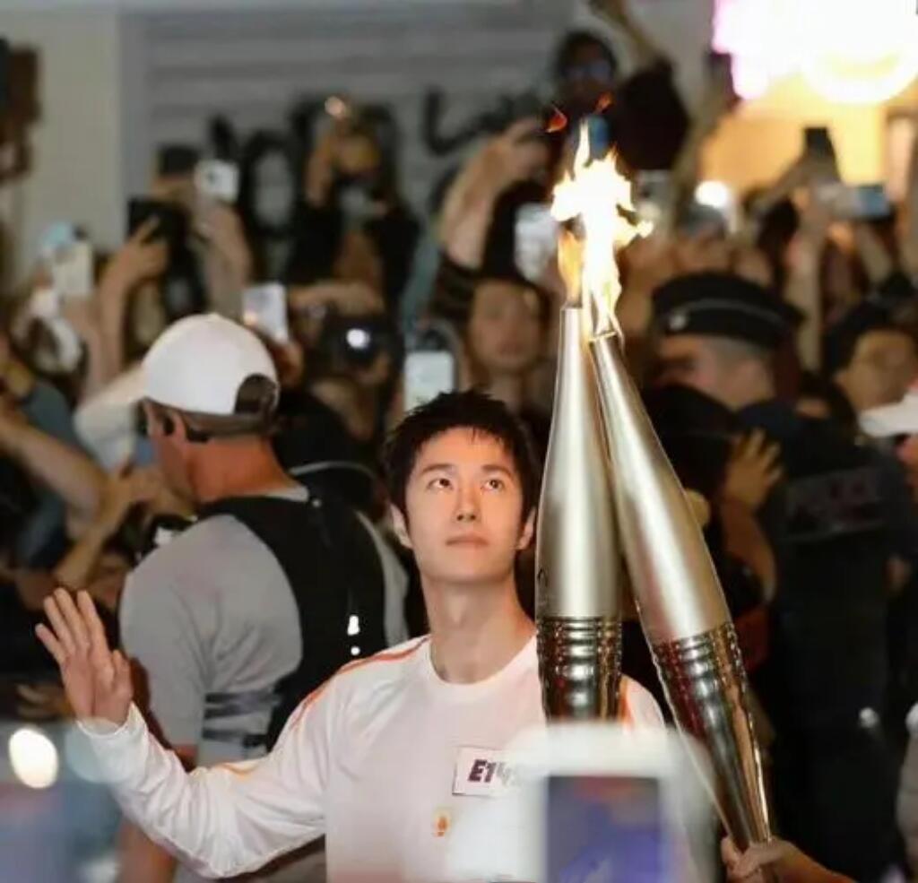 王一博传递奥运火炬背后有哪些故事
