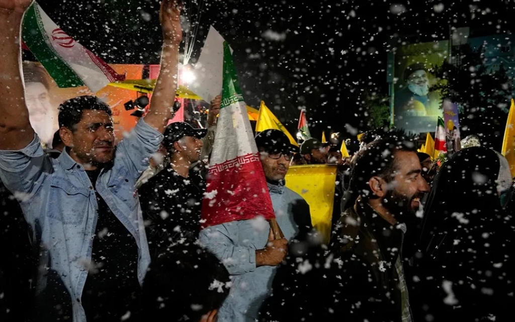 伊朗空袭以色列后，欢呼声“响彻”伊朗、伊拉克、加沙等地民众庆祝欢呼，黎巴嫩首都贝