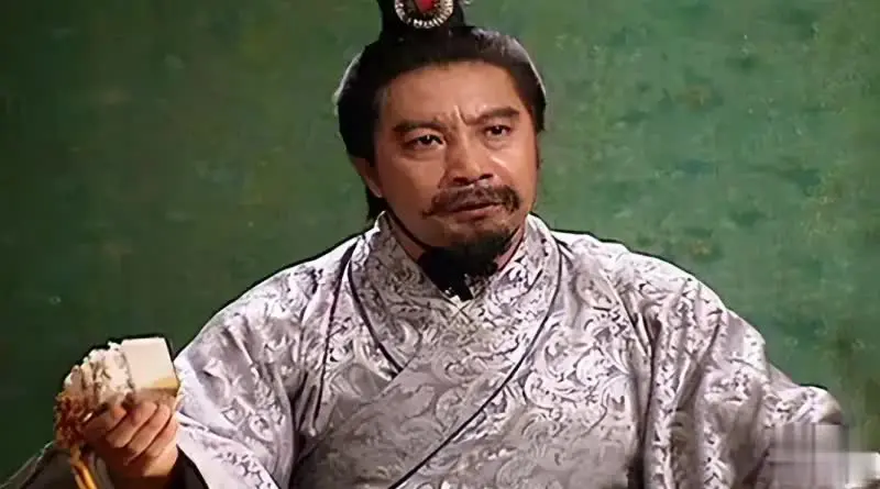 袁术巅峰时期有几十万军队，是怎么把自己玩崩的？