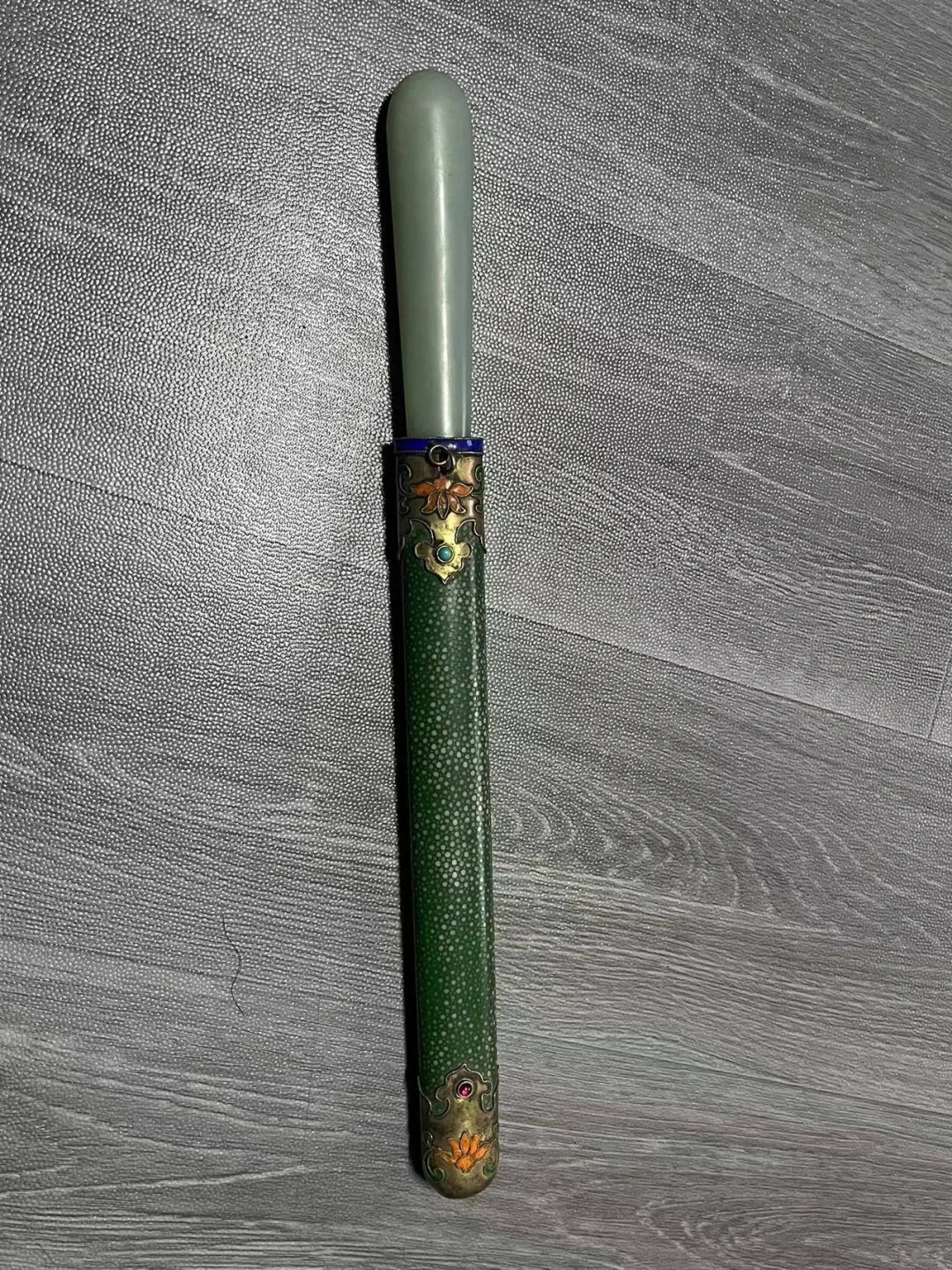 看看太爷爷私藏的匕首