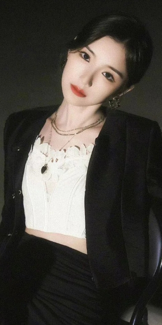 毛晓彤 | 逆风翻盘的宝藏女孩，太圈粉啦💕
最近真的被毛晓彤狠狠圈粉！她简直就