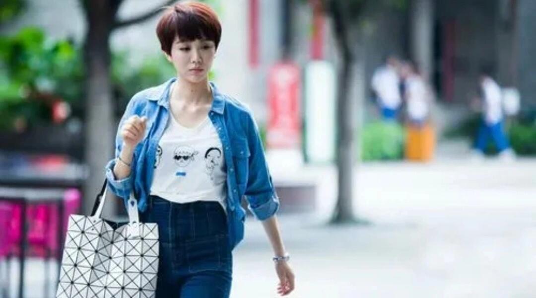 姜妍的演艺生涯，不断突破自我的挑战