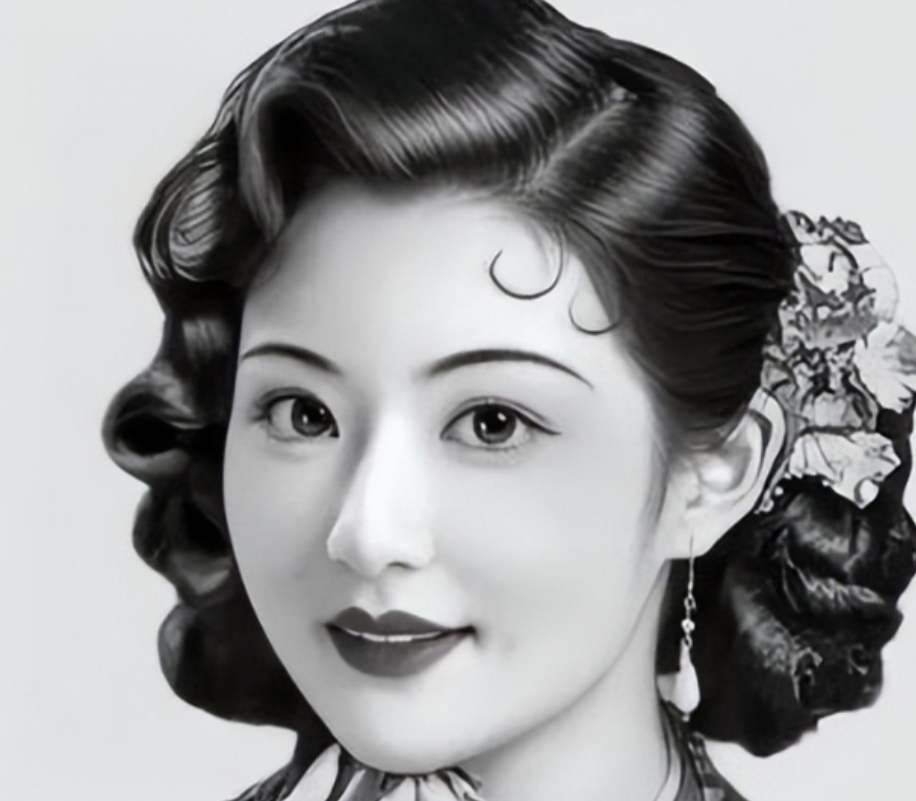 1939年，孔祥熙23岁长子，偷偷迎娶了妈妈宋霭龄40岁的牌友。得知消息，老两口