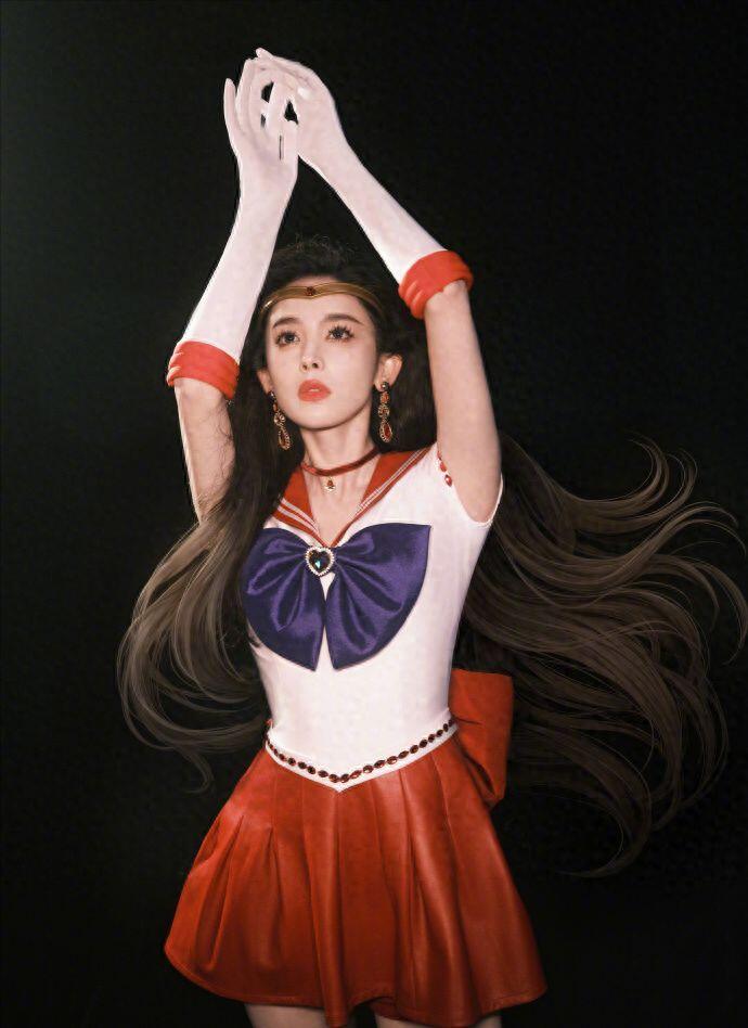 娜扎变身美少女战士