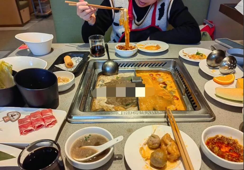 为自己的错误买单，但是再也不来了
以前都是朋友请客来吃海底捞
但是今天正好在家然