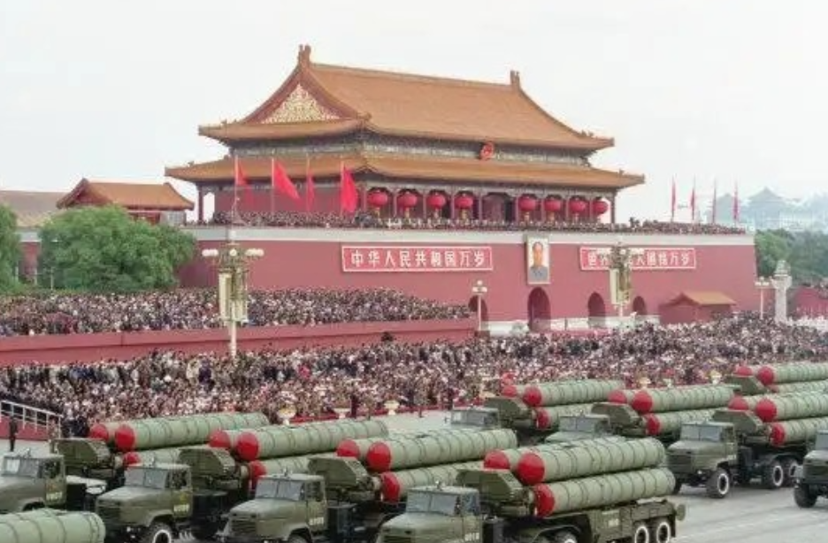 中国惩罚了西方，一雪“百年屈辱”！

俄罗斯媒体《今日中国》刊登西方学者文章。