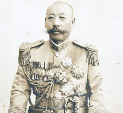 曹锟于1923年10月6日当选为中华民国大总统，然后背后却是赤裸裸的“贿选”，他