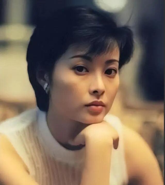袁立的早年经历