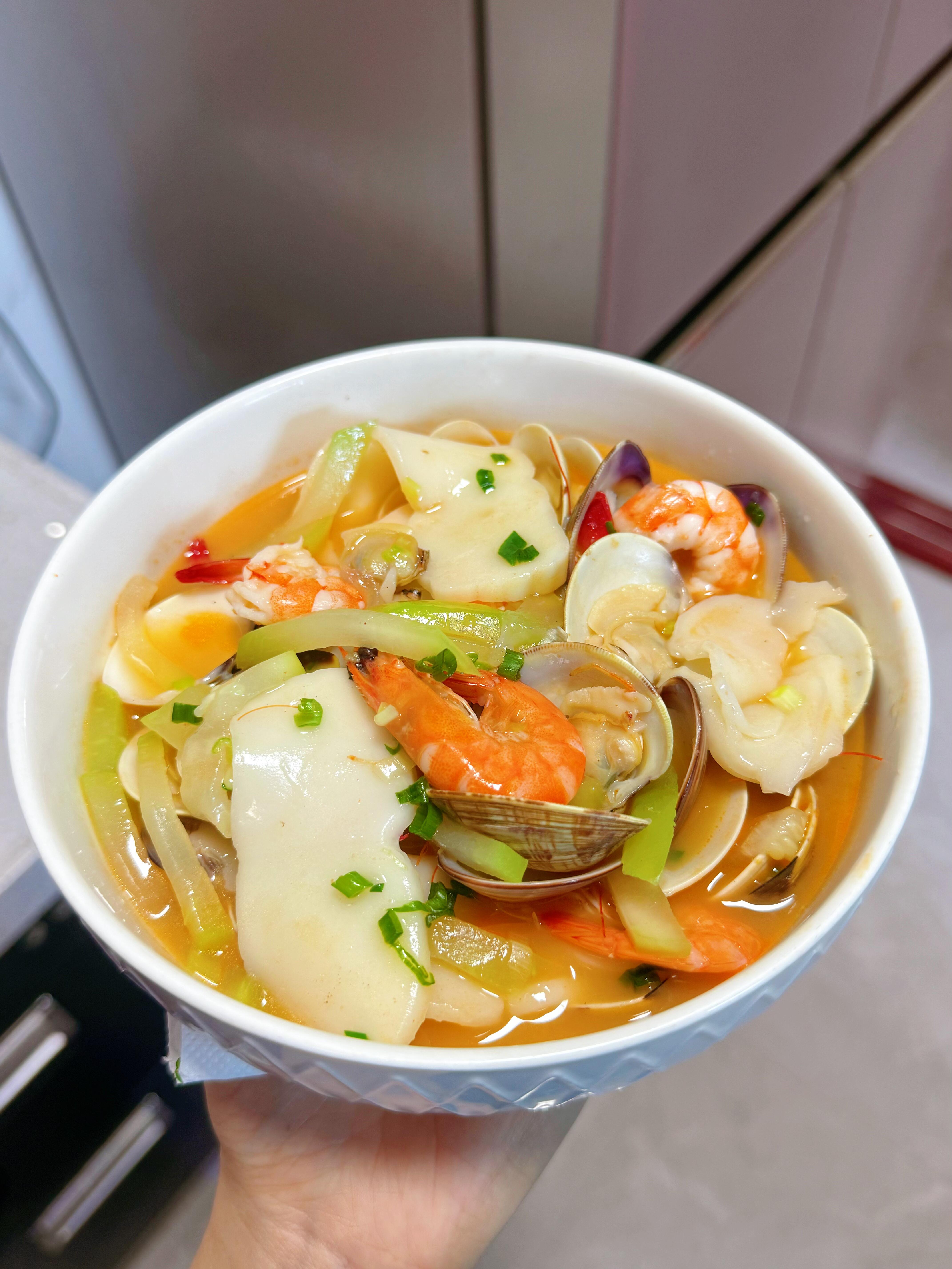 鲜虾白贝年糕汤 一碗鲜掉眉毛的糯叽叽！
