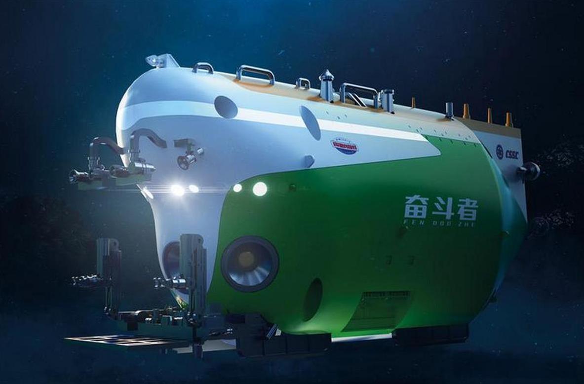 海底一万米处，水压超过1000个大气压，温度接近冰点。这片全然黑暗的区域常被称为