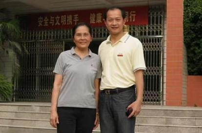 科技领域里，李爱珍院士的故事广泛流传。她四次申请中国科学院院士未果，却于2007