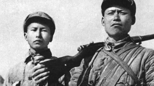 八路军的副总参谋长，建国后没有参加授衔，为何被关押入狱？