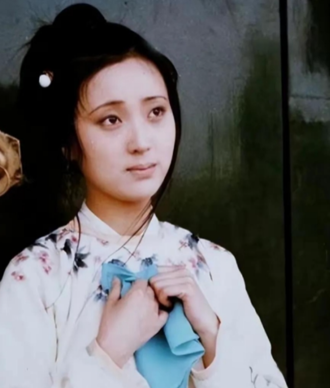 2007年，病入膏肓的陈晓旭在弥留之际，觉得拨通了前夫毕彦君的电话，电话中陈晓旭