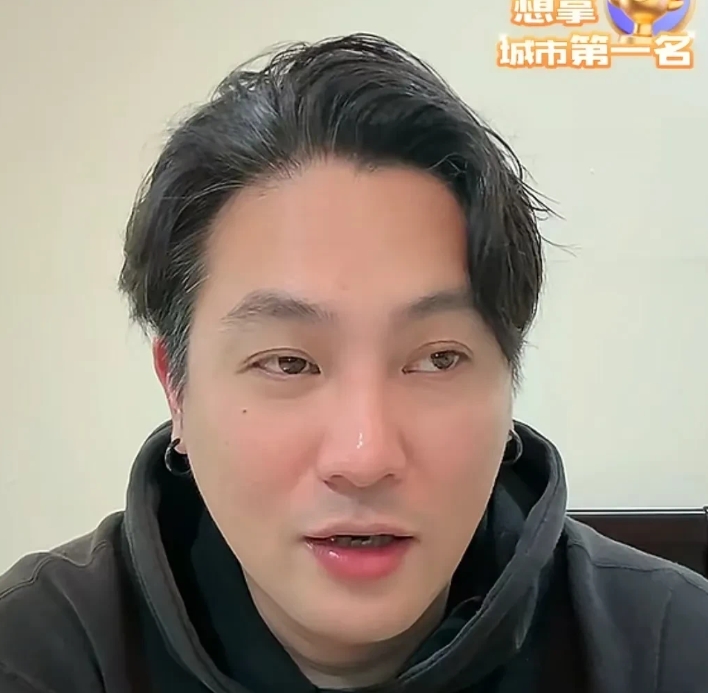 台媒为什么最近有这么多消息跟舆论？

刚刚，湾湾博主直播时说:“我尊重离世的人，